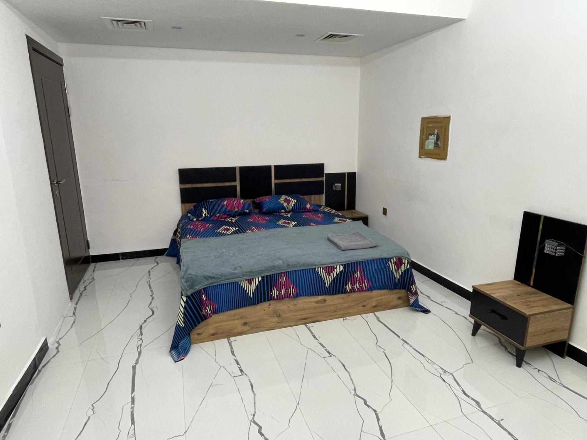 Garden City, Homestay